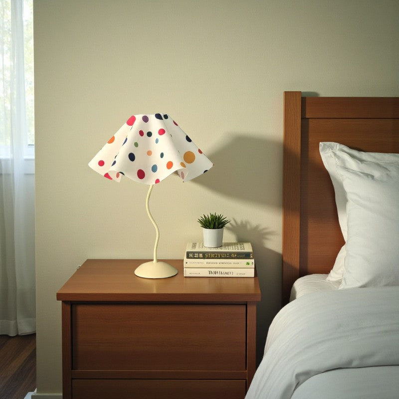 Nordische Tischlampe in Regenschirmform für Gleichmäßige Innenbeleuchtung