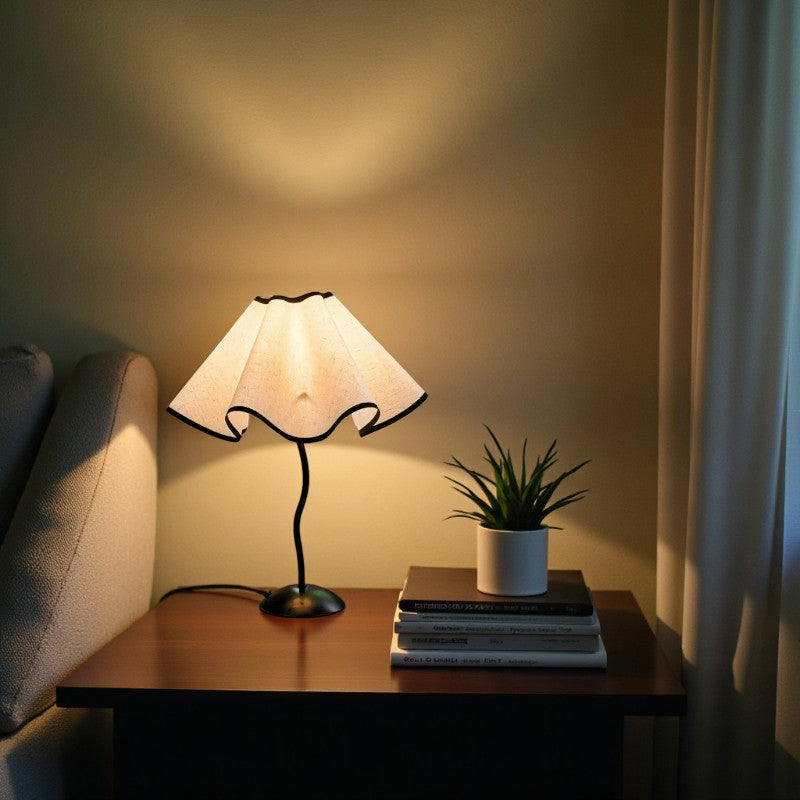 Nordische Tischlampe in Regenschirmform für Gleichmäßige Innenbeleuchtung