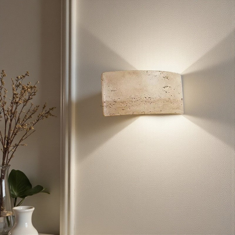 Wandleuchte LED mit geschwungenem Design für den Innenbereich