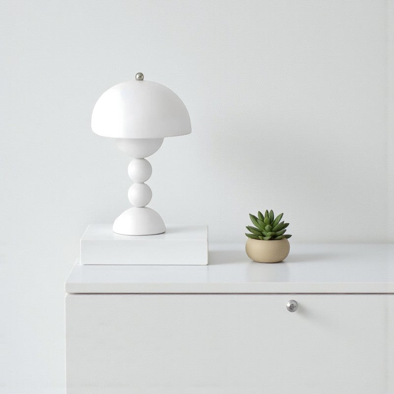 Kabellose LED-Tischlampe mit skandinavisch inspiriertem Design für moderne Wohnräume