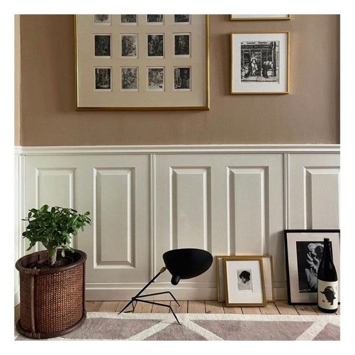 Verstellbare Tischlampe mit Flexibilität und Stil